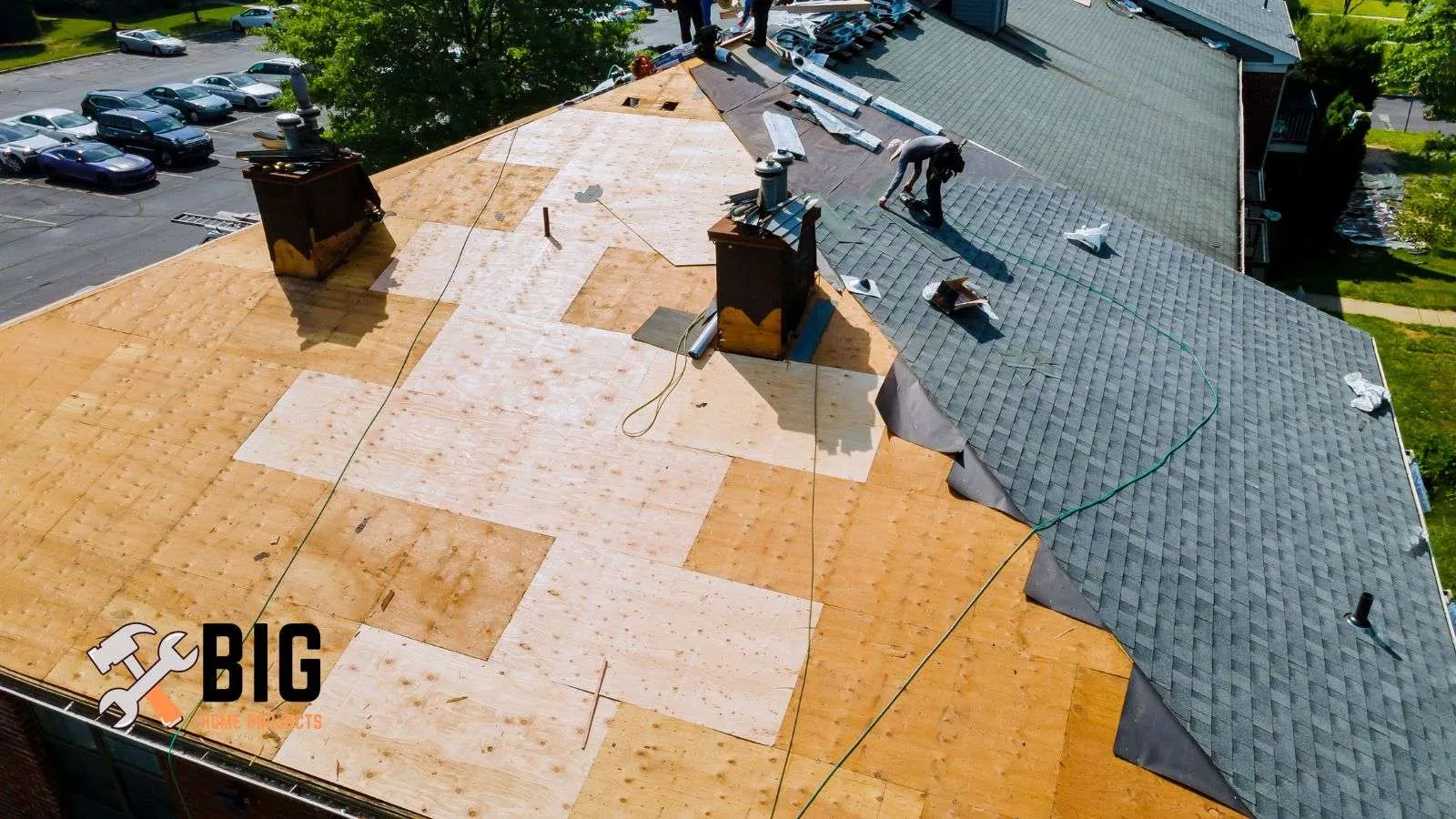 Roofing sheathing around a house - bighomeprojects.com