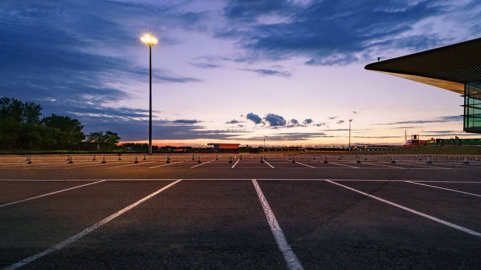 Dark parking lot with one light - bighomeprojects.com