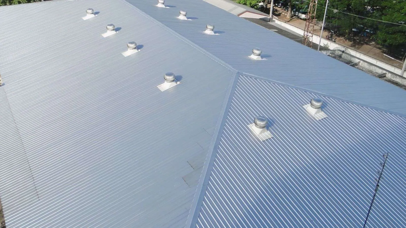 Aluminum roofing in Texas - bighomeprojects.com
