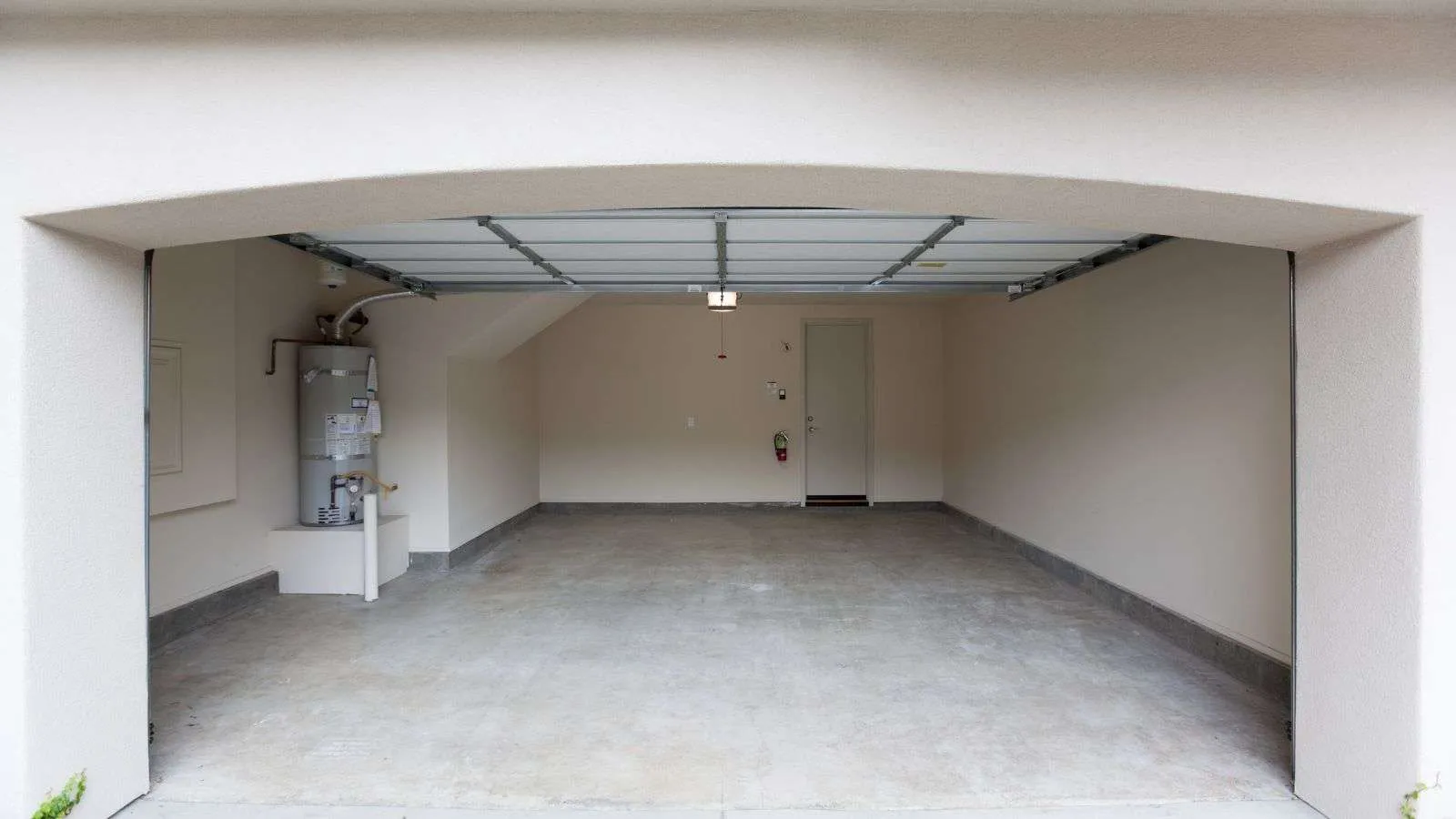 Air Conditioner in the Garage: 7 Key Considerations for Installation