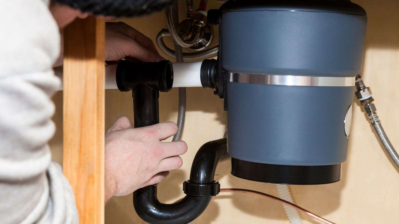 Tips to Keep Your Garbage Disposal Operating Efficiently: 5 Essential Tips