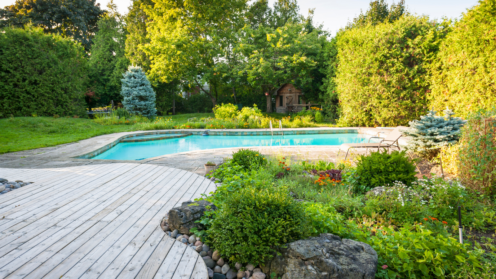 How can I integrate a pool in my garden without compromising the design - bighomeprojects.com