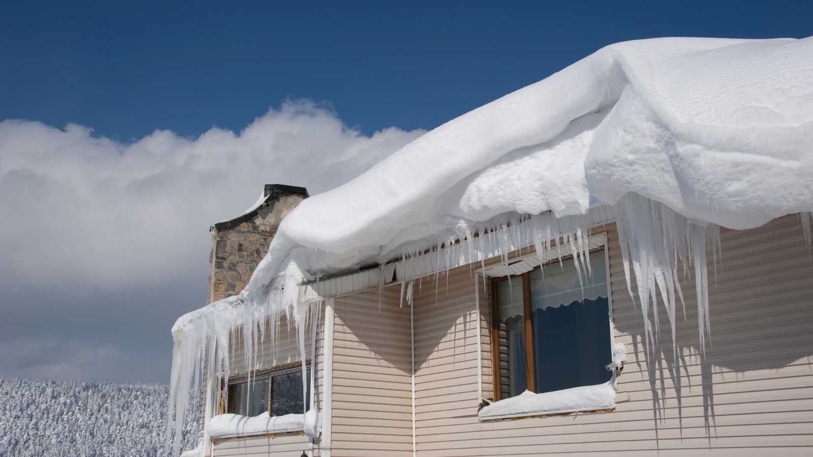 how huge snow loads impact roof lifespan - bighomeprojects.com