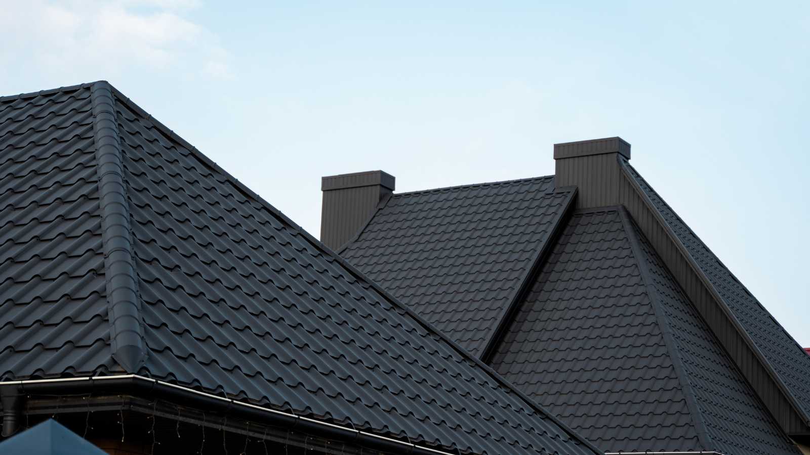 understanding the impact of condensation on metal roof lifespan - bighomeprojects.com